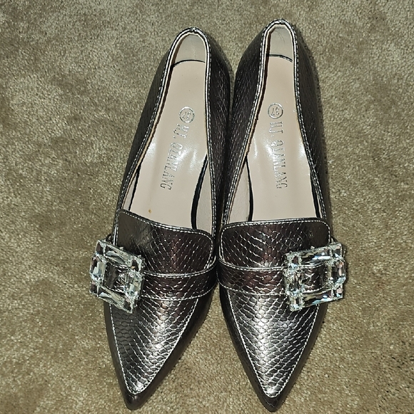 Black Heels with Crystal Embellishment and Textured Finish - Picture 3 of 3